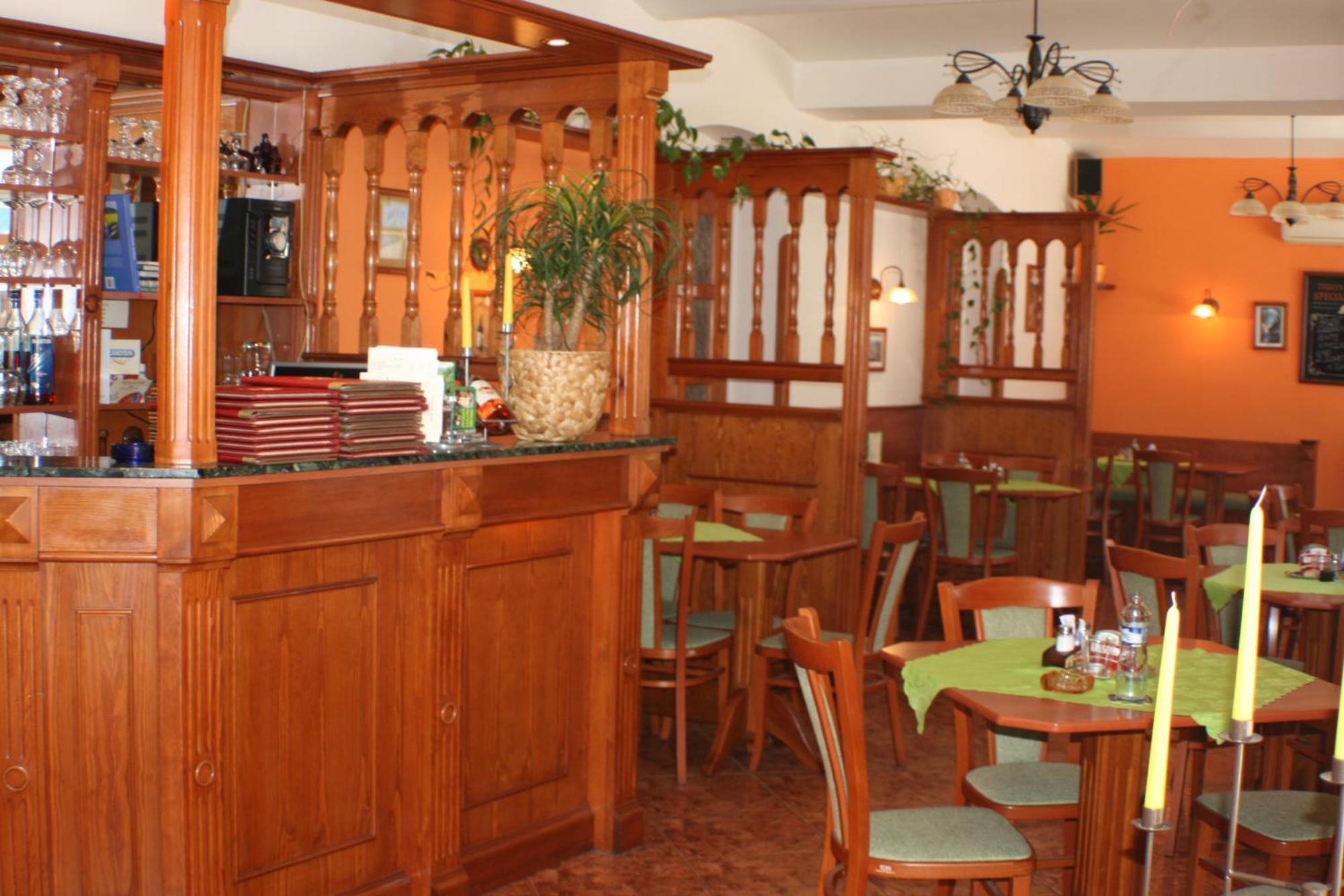 Pension-Restaurace Lugano Hřensko Buitenkant foto